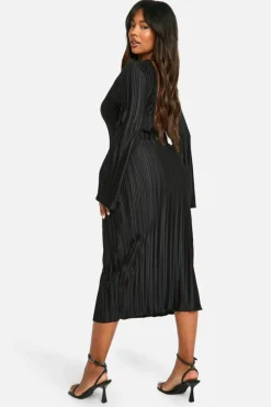 Midi Dresses*boohoo Plus Plisse Flared Sleeve Low Back Column Midi Dress black