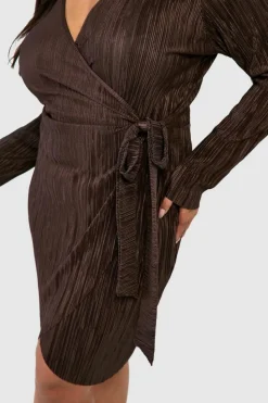 Wrap Dresses*boohoo Plus Plisse Wrap Mini Dress chocolate