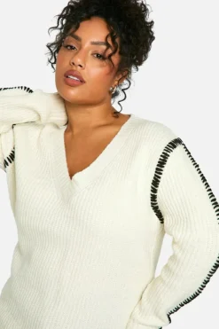 Jumpers*boohoo Plus Premium Contrast Trim V Neck Longline Jumper ecru
