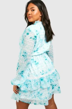 Smock Dresses*boohoo Plus Printed Chiffon Ruffle Layer Smock Dress green