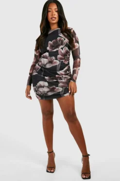 Bodycon Dresses*boohoo Plus Printed Ruched Bodycon Dress purple