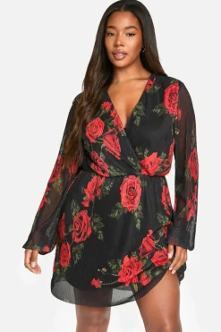 Smock Dresses|Mini Dresses*boohoo Plus Rose Print Plisse Skater Dress black