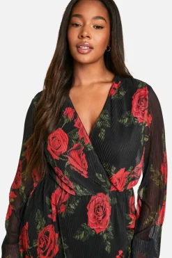 Smock Dresses|Mini Dresses*boohoo Plus Rose Print Plisse Skater Dress black