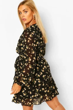 Skater Dresses|Mini Dresses*boohoo Plus Ruffle Hem Floral Mini Dress black