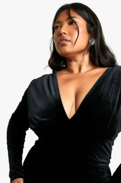 Wrap Dresses*boohoo Plus Velvet Wrap Ruched Wrap Maxi Dress black