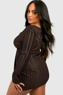 Wrap Dresses*boohoo Plus Wide Plisse Twist Front Wrap Dress chocolate