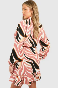 Wrap Dresses*boohoo Plus Woven Abstract Floral Print Wrap Mini Dress brown