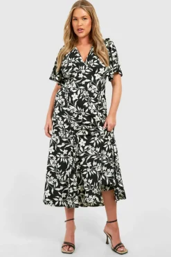 Smock Dresses*boohoo Plus Woven Floral Print Short Sleeve V Neck Midaxi Dress black