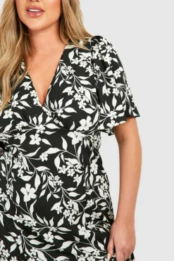Smock Dresses*boohoo Plus Woven Floral Print Short Sleeve V Neck Midaxi Dress black