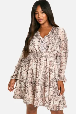 Smock Dresses*boohoo Plus Woven Print Ruffle Skater Dress snake