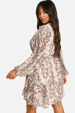 Smock Dresses*boohoo Plus Woven Print Ruffle Skater Dress snake