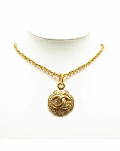 Necklaces*Chanel Preloved Plated Medallion Clover Necklace with Hook Closure Gold
