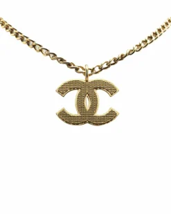 Necklaces*Chanel Preloved Plated Pendant Necklace with Lobster Clasp Closure Gold