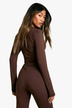 Long Sleeve Tops*boohoo Sculpting Slinky Crew Neck Long Sleeve Top chocolate