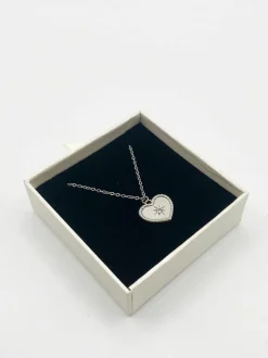 Necklaces*SVNX Sparkly Heart Necklace in Silver