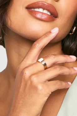 Rings*boohoo Square Opal Stone Ribbed Ring gold