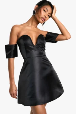 Skater Dresses|Mini Dresses*boohoo Taffeta Sweetheart Skater Dress black