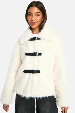 Up To 80% Off Winter Warmers|Faux Fur Coats*boohoo Textured Faux Fur Buckle Detail Jacket cream