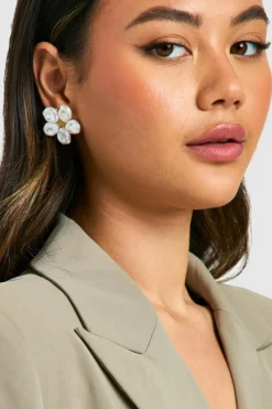 Earrings*boohoo Textured Flower Stud Earrings pearl