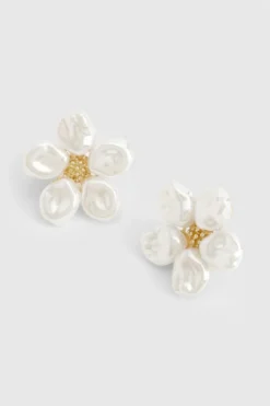 Earrings*boohoo Textured Flower Stud Earrings pearl