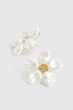 Earrings*boohoo Textured Flower Stud Earrings pearl