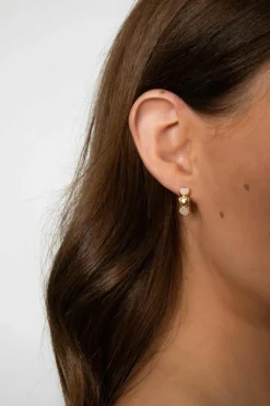 Earrings*SVNX White and Heart Huggie Hoop Earring Gold