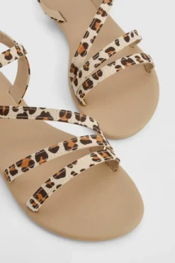 Sandals*boohoo Wide Fit Asymmetric Basic Sandals leopard
