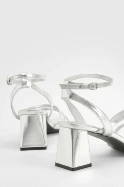 Heels*boohoo Wide Fit Metallic Asymmetric Strappy Low Block Heels silver