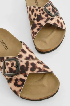 Sandals*boohoo Wide Fit Single Strap Footbed Sliders leopard