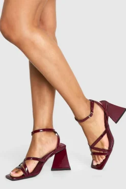 Heels*boohoo Wide Fit Vinyl Flared Heel Crossover Sandals oxblood
